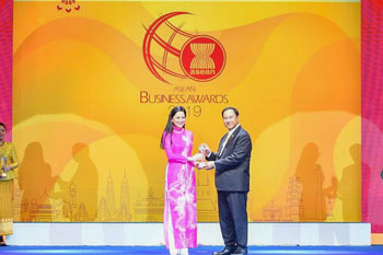 Bà Lê Hồng Thủy Tiên - Tổng Giám Đốc IPPG được vinh danh “Nữ Doanh nhân ASEAN 2019”
