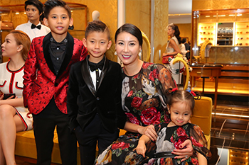Hà Kiều Anh, Đoan Trang cho cả gia đình diện hàng hiệu Dolce & Gabbana