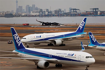 Máy bay Nhật Bản phải quay đầu vì hành khách cắn tiếp viên
